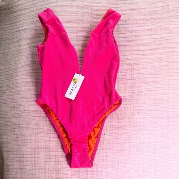 SEAFOLLY Coco Beach Terry Cap Sleeve V Wire One Piece Fuchsia Rose Size 8 - Picture 3 of 12